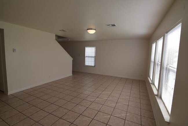 Building Photo - 144 Ruidoso Rd