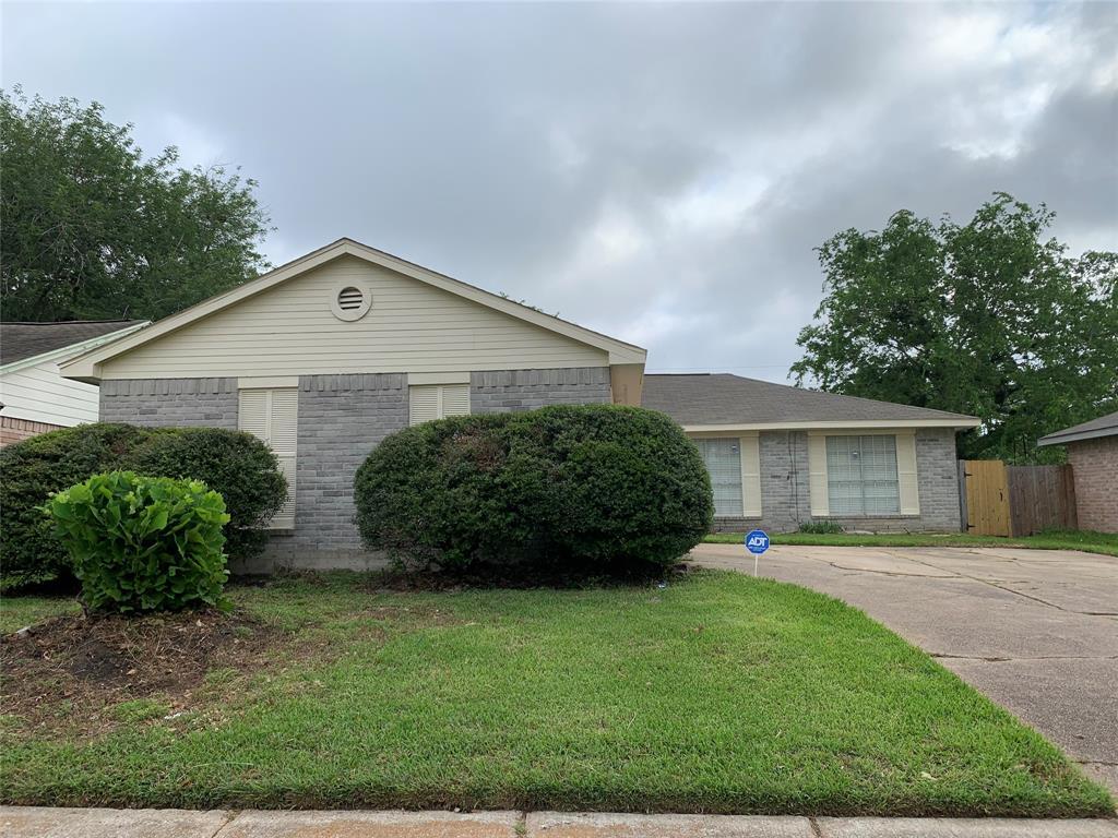 Foto principal - 6903 Harpers Dr