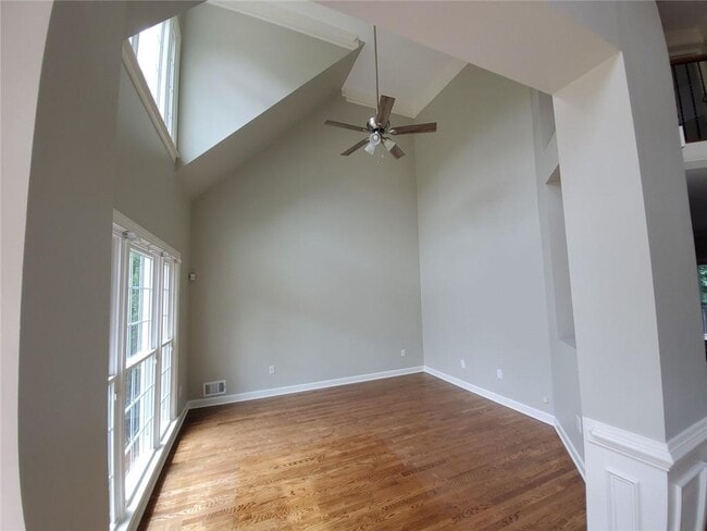 Building Photo - 3090 Walnut Creek Dr