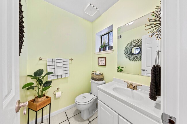 Foto del edificio - 236 Miracle Strip Pkwy SE