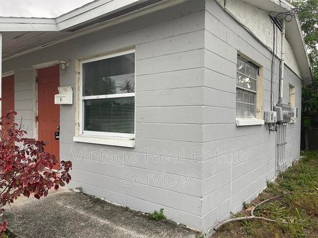 Photo - 843 Union St S Apartment