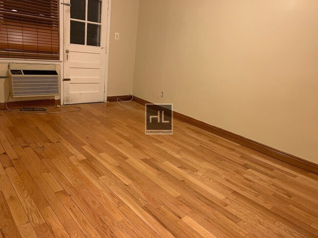Foto del edificio - 8648-8621 21st Ave