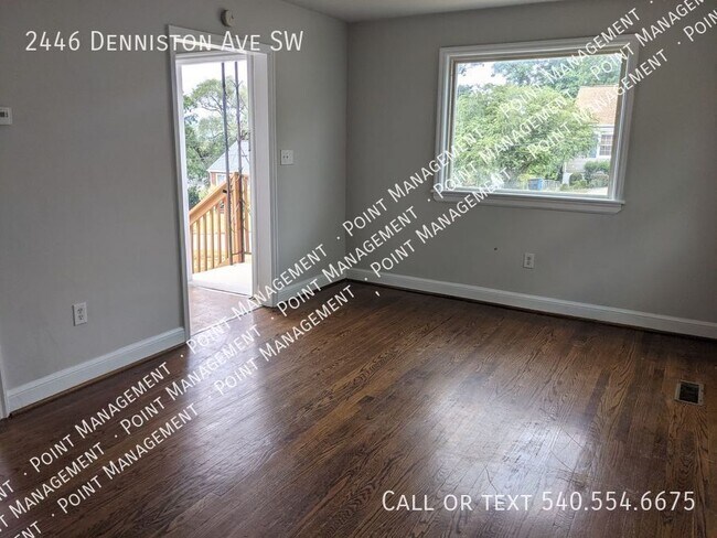 Foto del edificio - 2446 Denniston Ave SW