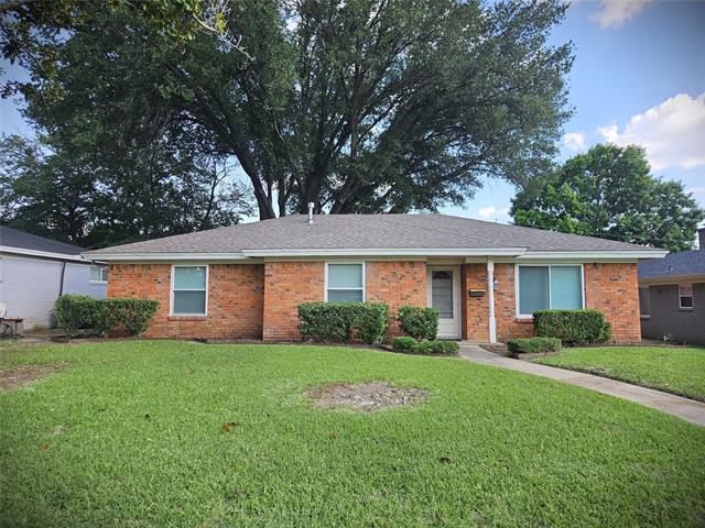 Building Photo - 1400 Oakhill Dr