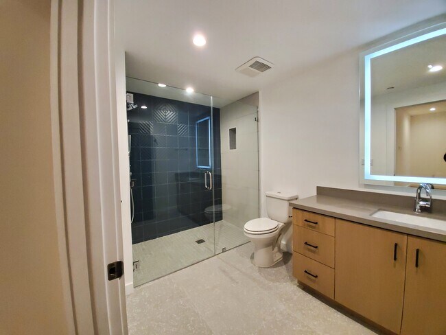 Building Photo - 5022 Whitsett Ave