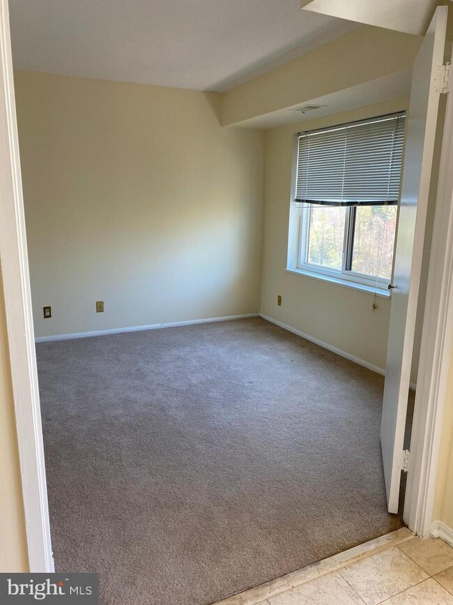 Foto del edificio - 8370 Greensboro Dr