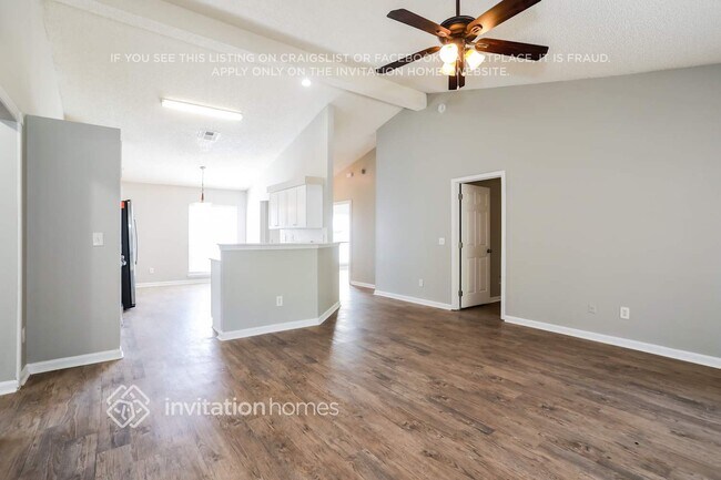 Foto del edificio - 1736 Northglen Cir