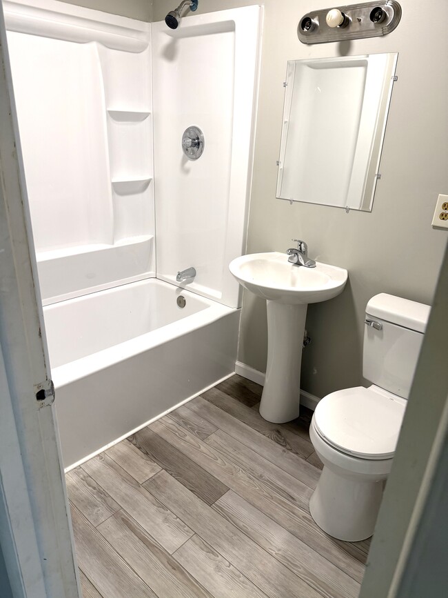 Building Photo - 100 Carter Dr