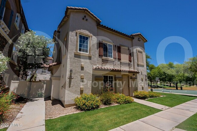 Building Photo - 1335 S Sabino Dr