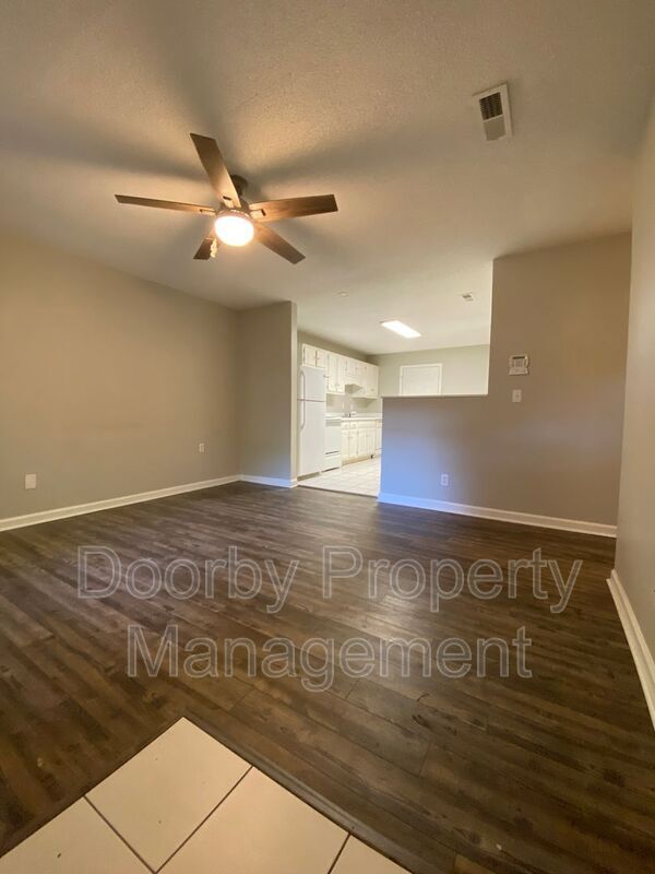 Building Photo - 1600 Duke Ln