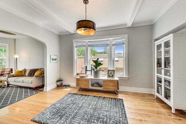 Foto del edificio - 2145 W Thomas St