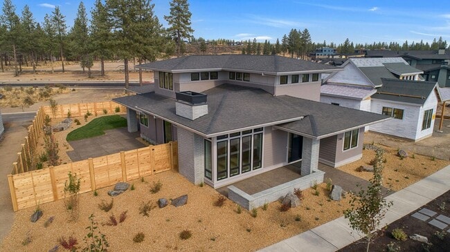 Building Photo - Newer Construction in Discovery West
