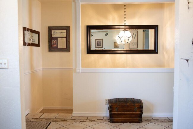 Building Photo - 428 E 1150 N