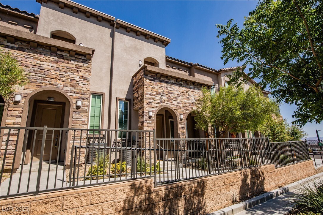 Foto principal - 10557 Ridge Glow Ave