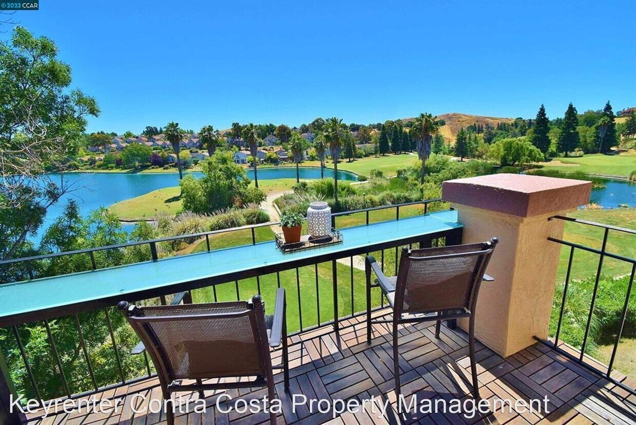 Primary Photo - 3 br, 2 bath House - 30 Eagle Lake Place #32