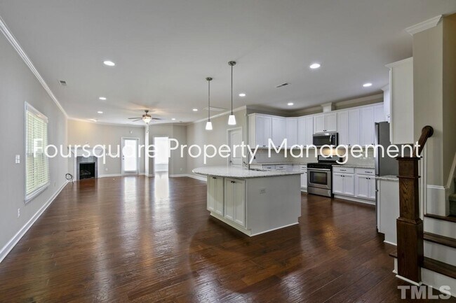 Building Photo - 5501 Nur Ln