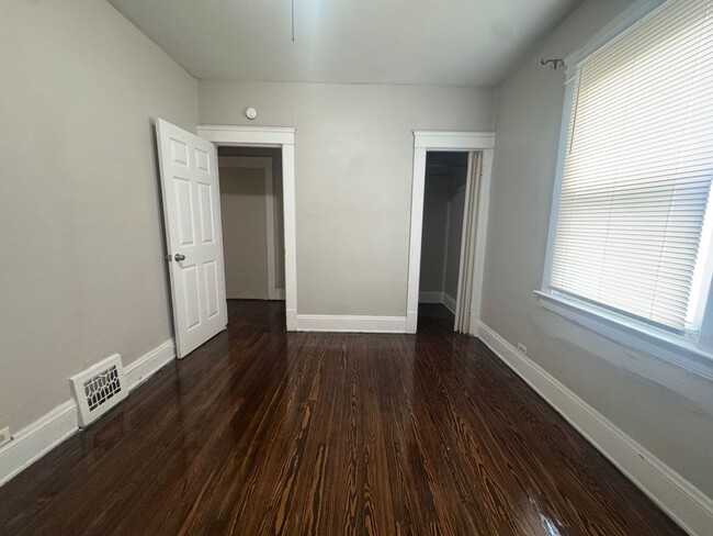 Foto del edificio - 3724 W 13th St