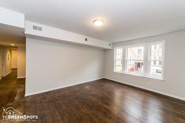 Building Photo - 4714 S Lake Park Ave