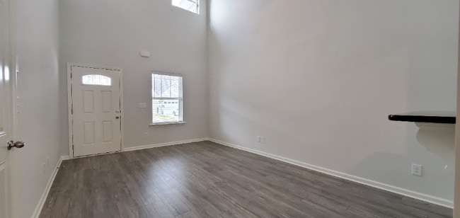 Building Photo - 211 Ruth Wy