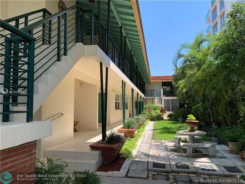 Foto principal - 1155 102nd St