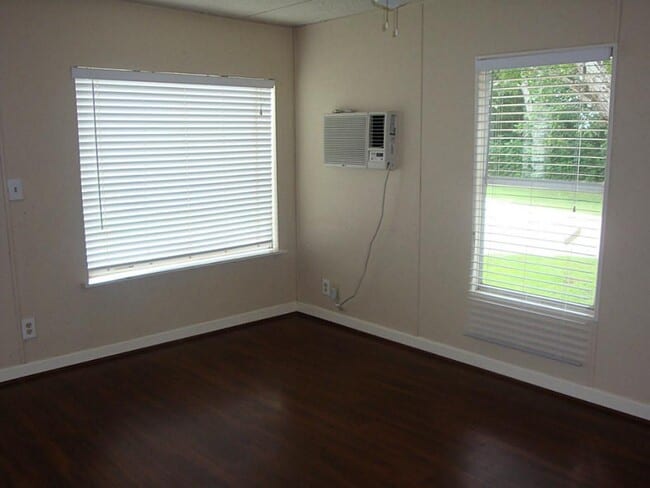 Building Photo - 2445 Precinct Line Rd