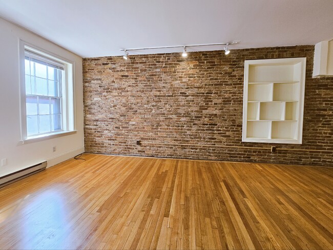 Building Photo - 81 West Cedar St