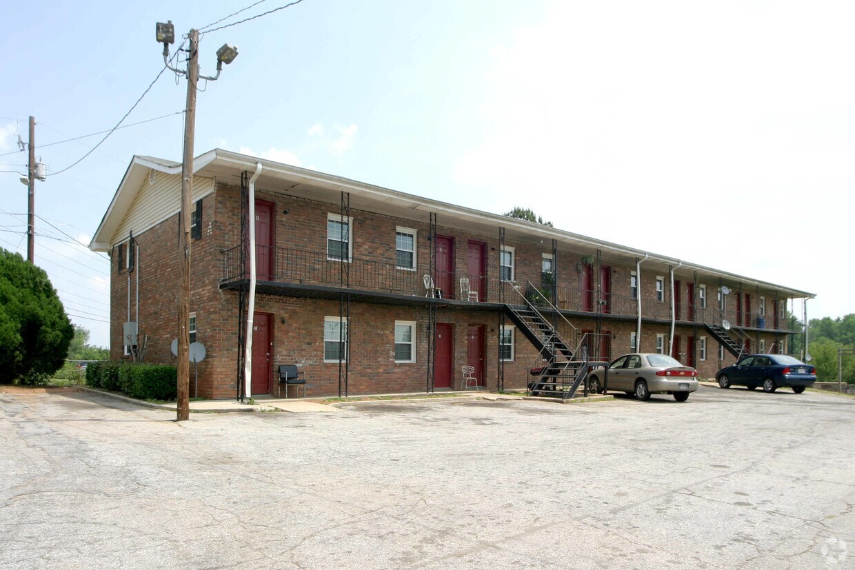 Jasmine Gardens Apartments in Jonesboro, GA