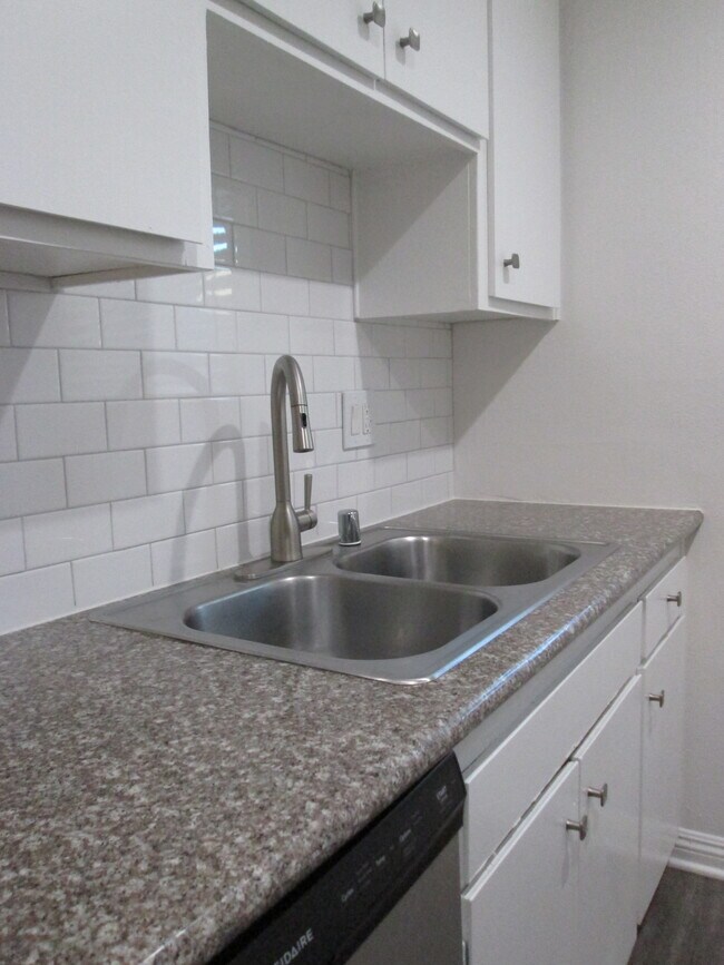 Foto del edificio - Brentwood Apartments