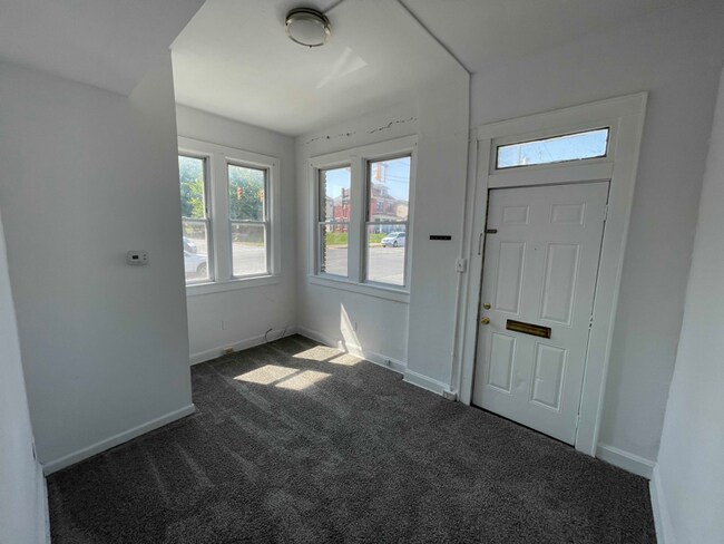 Building Photo - 1603 7th Ave
