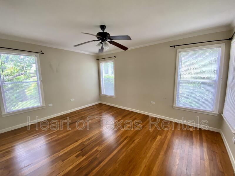 Building Photo - 2819 Columbus Ave