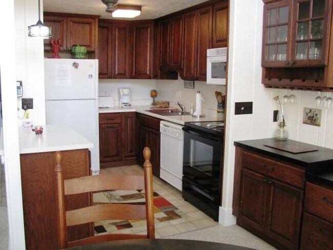 Building Photo - 208 Mariah Cir