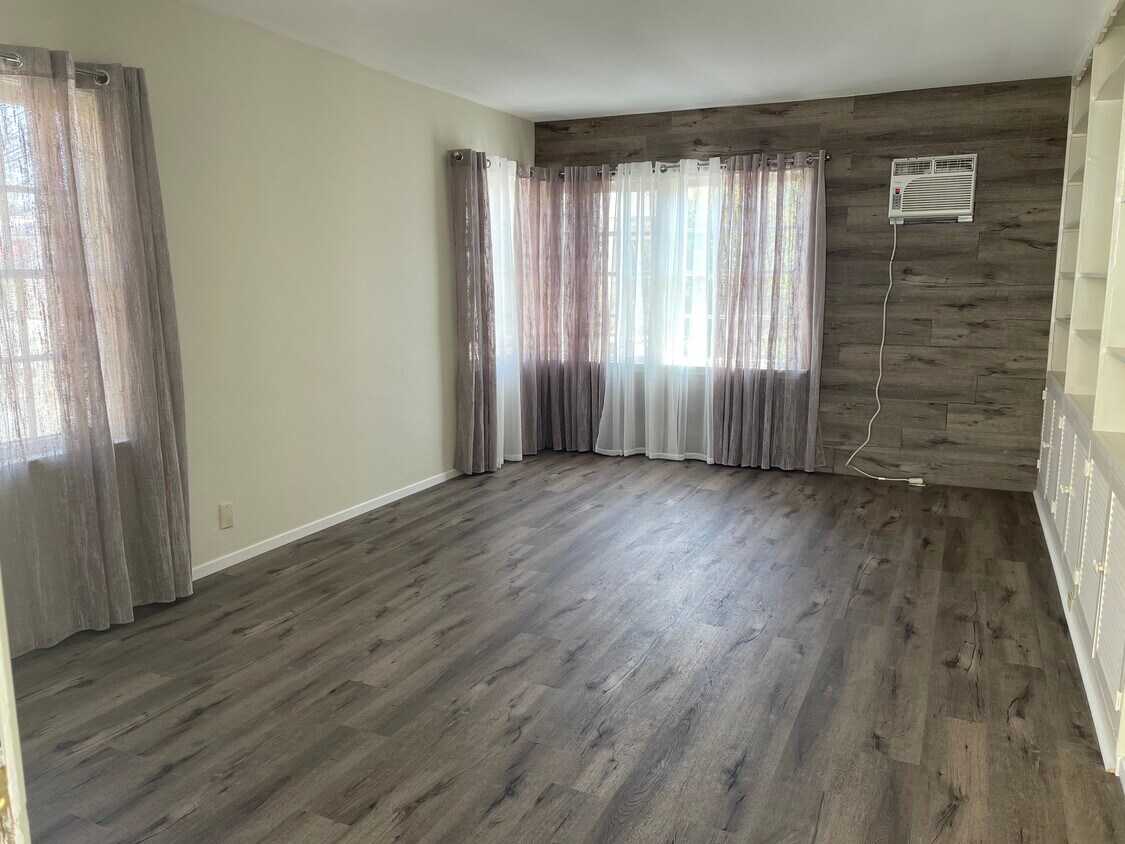 Sala de estar - 454 S Oakhurst Dr