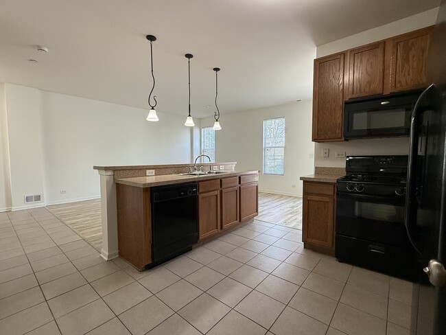 Building Photo - 4555 Camden Ln