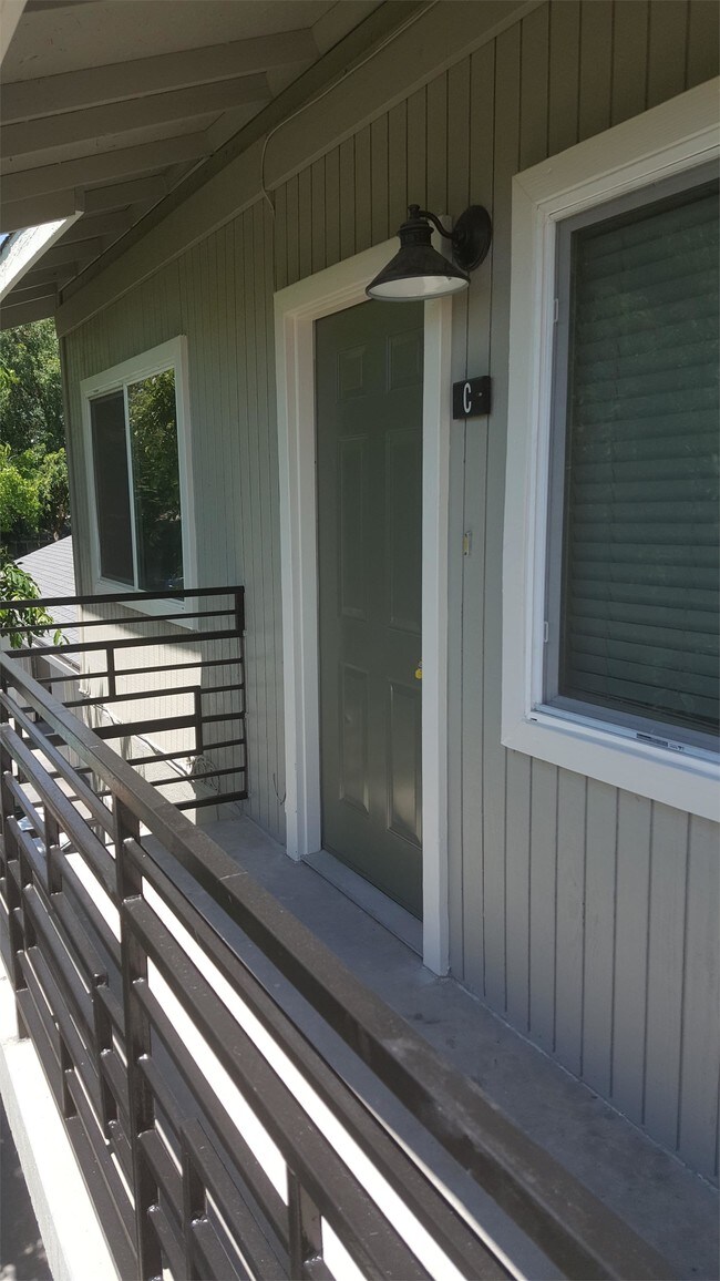 Building Photo - 3118 College Ave