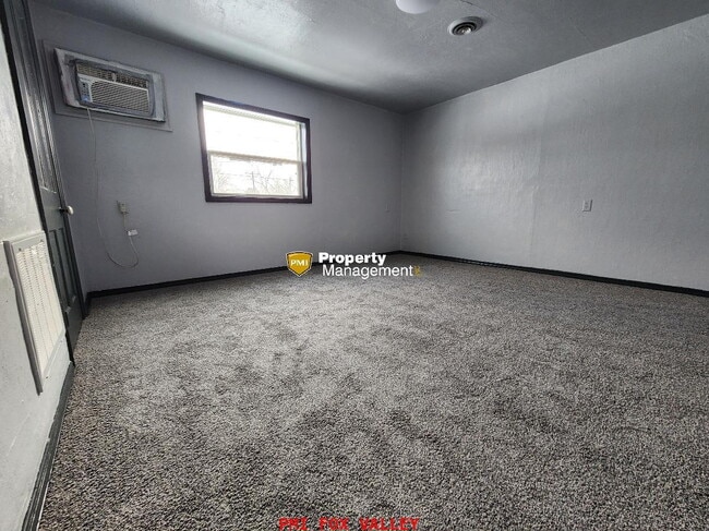 Foto del edificio - Large 1-Bedroom Duplex in Neenah - Perfect...