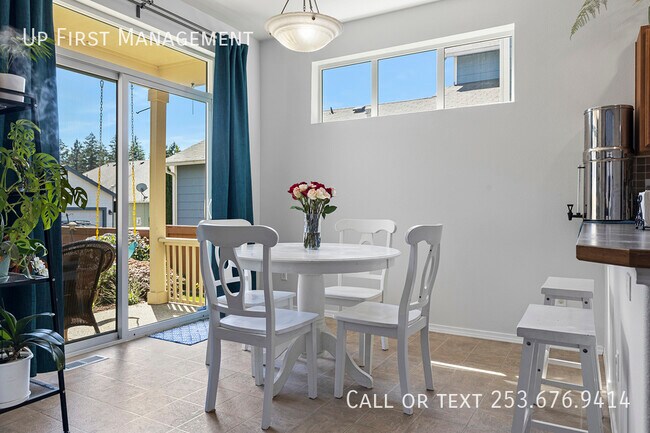Foto del edificio - 4 Bedroom Single Family Home in a Great Ne...