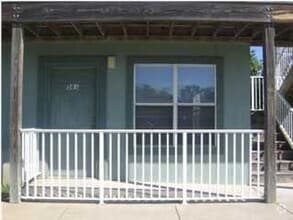 Building Photo - 561 Florosa Ct