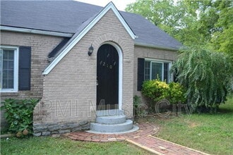 Building Photo - 210 Garner Ave