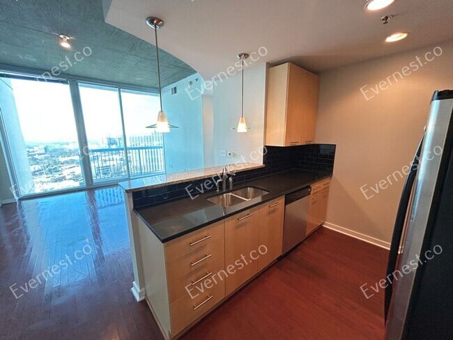 Foto del edificio - 3324 Peachtree Rd NE