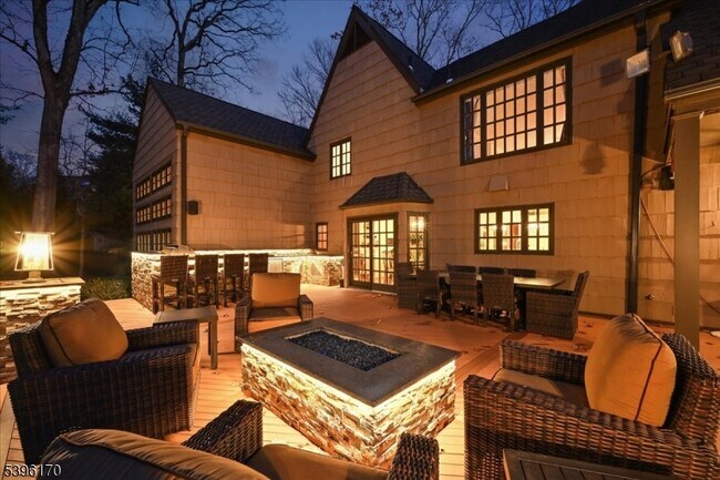 Foto del edificio - 545 Johnston Dr