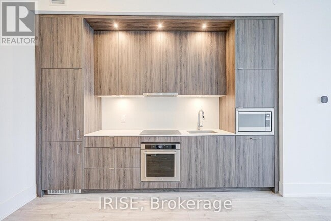 Building Photo - 115 Denison Ave