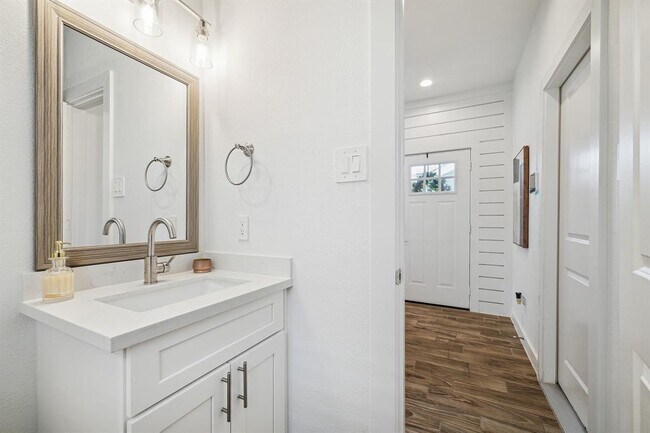 Foto del edificio - 7245 Conley St