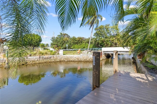 Foto del edificio - 1457 SE 7th St