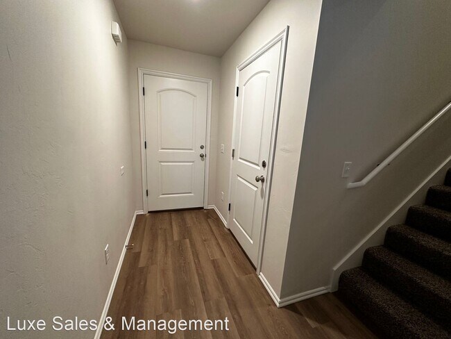 Building Photo - 3 br, 2.5 bath House - 10810 NW 119th Place
