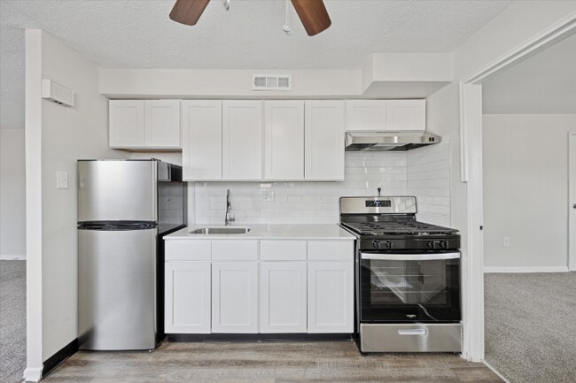 Foto del edificio - 9305 Ashton Rd
