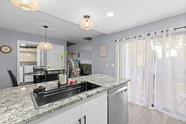 Building Photo - 2704 27th Way