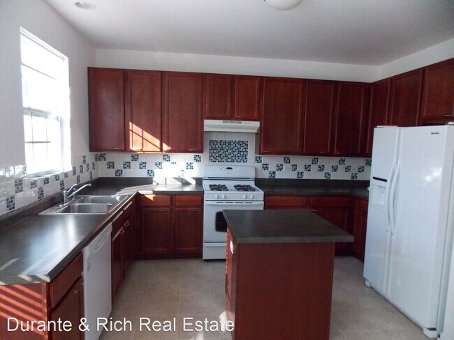 Foto del edificio - 2 br, 2.5 bath House - 1689 W. Turtle Cree...