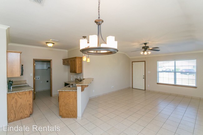 Building Photo - 16141 Rolling Meadows Dr