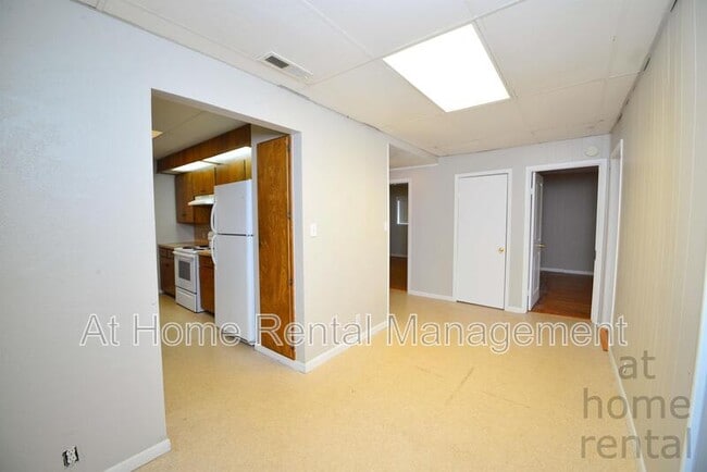 Building Photo - 1501 S Madison Ave