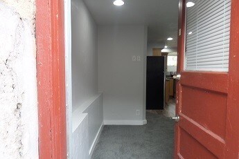 Building Photo - Darling Basement Apartment for Rent!